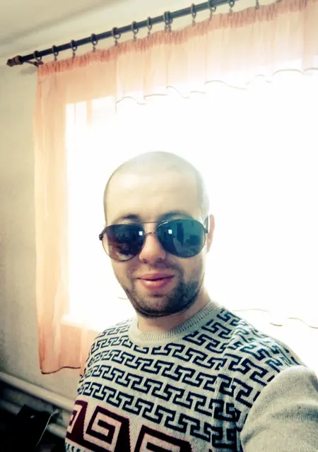 Андрей из Новопскова, ищу на сайте приятное времяпровождение