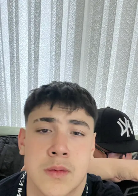 Я Selman, 18, из Адана, ищу знакомство для вирта