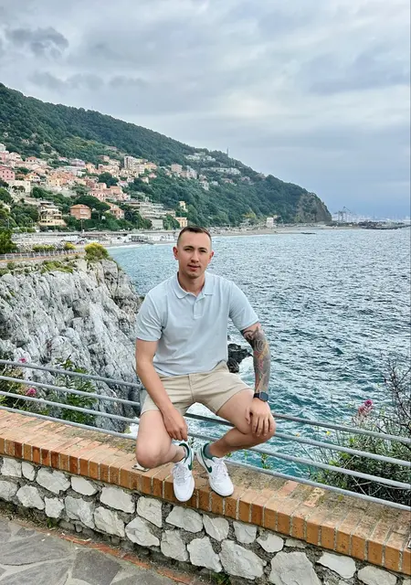 Roman из Схарбек, ищу на сайте общение