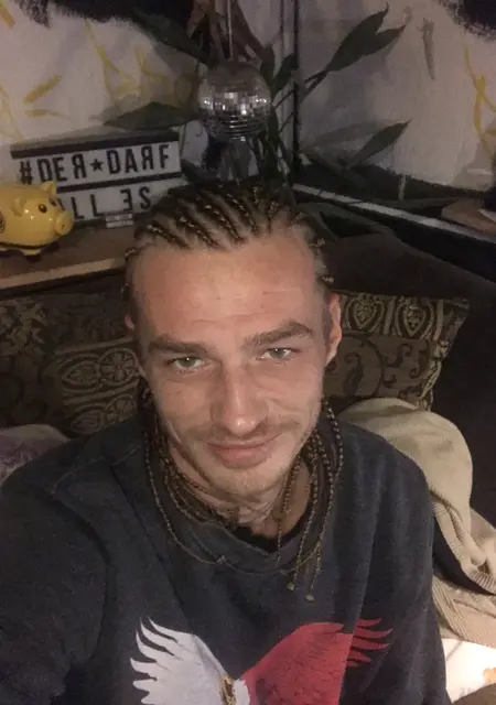 Darmian из Изерлон, ищу на сайте дружбу