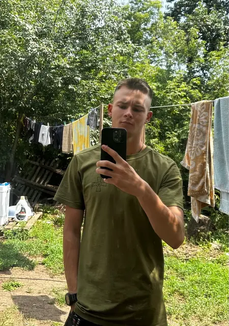 Я Славончик, 25 років з Костянтинівки, шукаю знайомство для приємного проведення часу