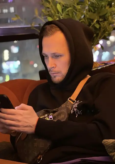 Andrey из Ганновера, мне 25, познакомлюсь на одну ночь