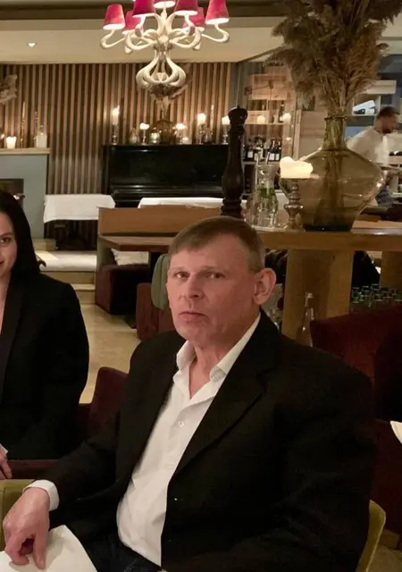 Ванадий из Одессы, мне 68, познакомлюсь для приятного времяпровождения