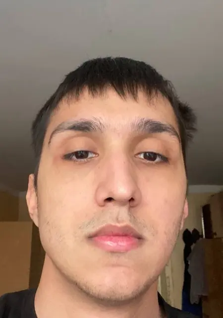 Я Ибрагим, 19, из Стокгольма, ищу знакомства на одну ночь