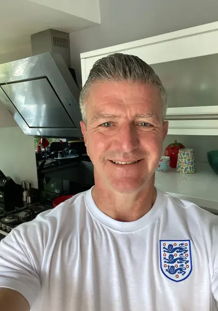 Я Jon, 56, из Ньютаунардс, ищу знакомства без обязательств