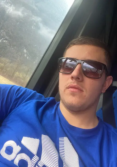 Я Alex, 24, знакомлюсь для постоянных отношений в Слатина