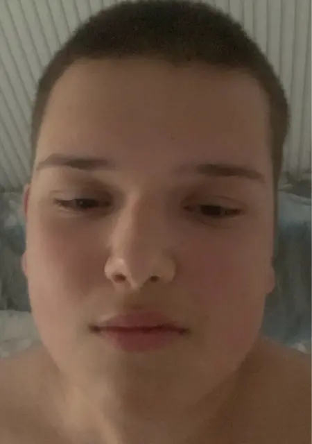 Валентин з Дніпра, шукаю на сайті відкриті стосунки