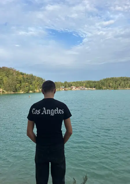 Я Миша, 19, из Берлина, ищу знакомства без обязательств