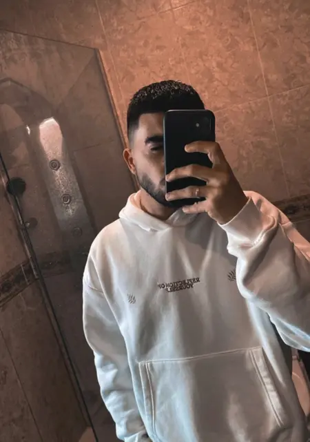 Leandro из Сан-Жуан-да-Мадейра, мне 20, познакомлюсь на одну ночь