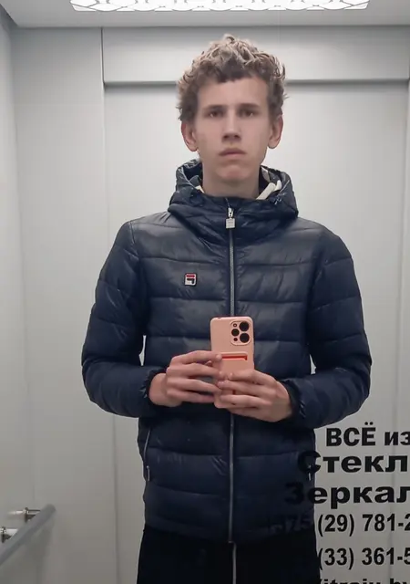 Илья из Гродно, мне 19, познакомлюсь на одну ночь