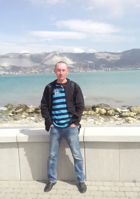 Александр из Новопскова, мне 45, познакомлюсь для постоянных отношений