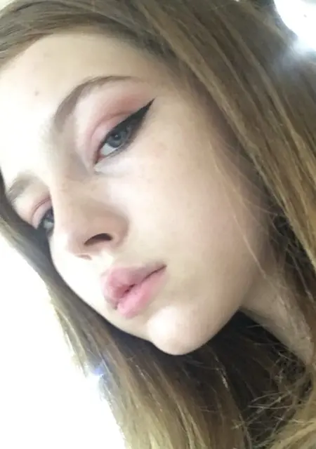 Я Анечка, 18, знакомлюсь для вирта в Харькове