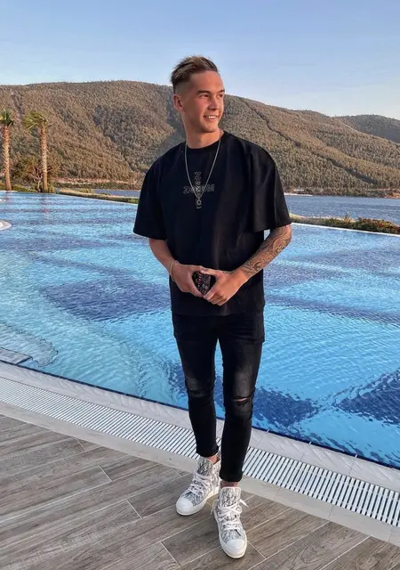 Я Олег, 25, знакомлюсь без обязательств в Хусте