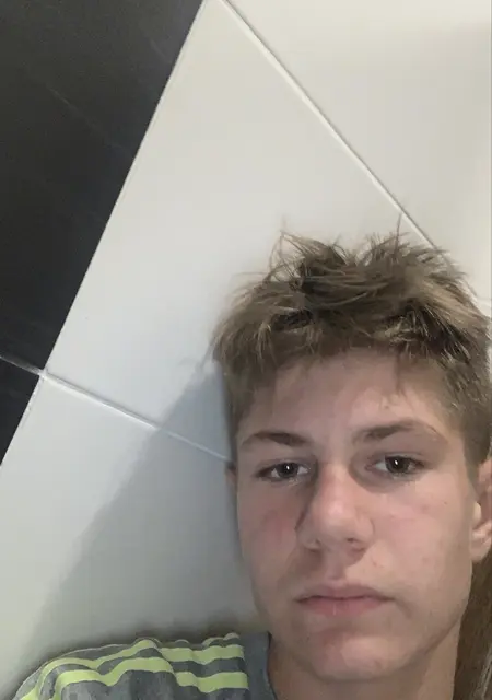 Даня из Чернигова, мне 21, познакомлюсь для вирта