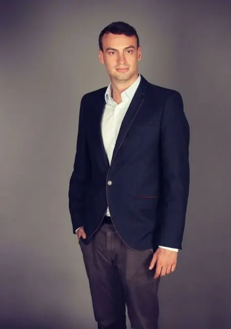 Я Krzysztof, 30, знакомлюсь в Варшаве