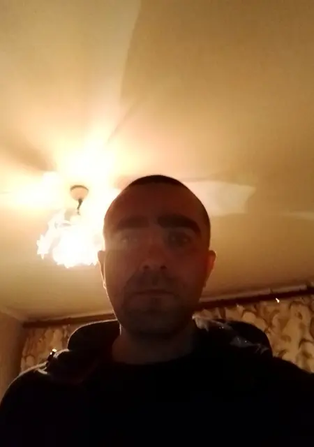 Саша из Охтирка, мне 37, познакомлюсь на одну ночь