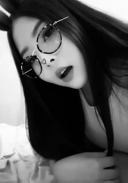 Я Алина, 26, из Парижа, ищу знакомство для приятного времяпровождения