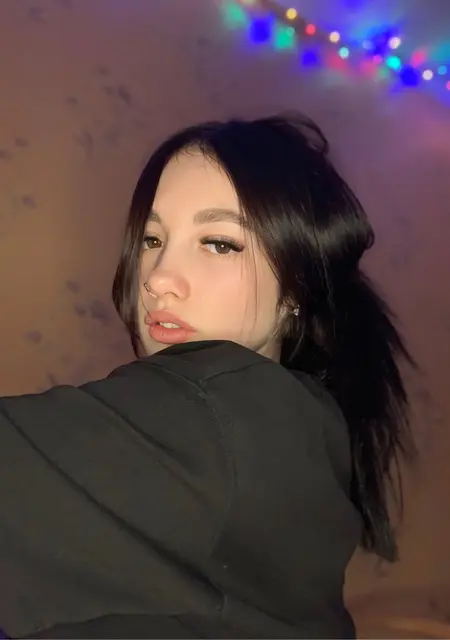 Alexandra из Амстердама, ищу на сайте постоянные отношения