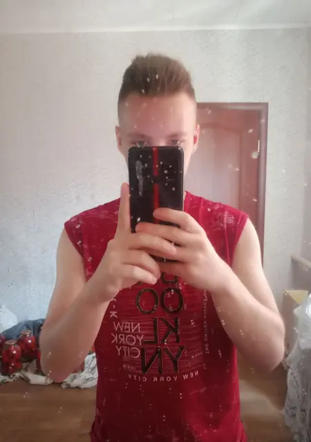 Я Влад, 23, из Покрова, ищу знакомства без обязательств