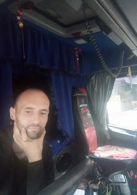 Я Максим, 34 років, знайомлюсь без зобов'язань у Черкасах