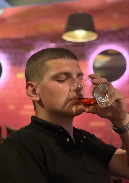 Ярослав из Житомира, ищу на сайте знакомства на одну ночь