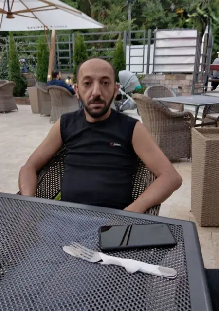 Daniel из Бухареста, мне 43, познакомлюсь