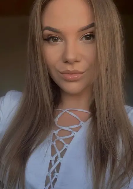 Karolina из Люблина, мне 20, познакомлюсь на одну ночь