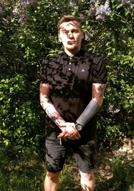 Кирилл из Луганска, ищу на сайте знакомства на одну ночь