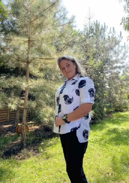 Елена из Кривого Рога, ищу на сайте постоянные отношения