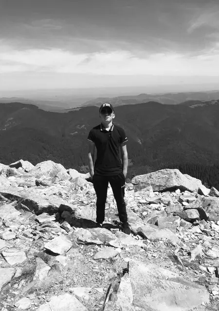 Святослав из Козовы, мне 25, познакомлюсь для постоянных отношений