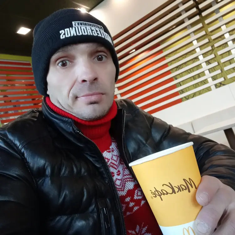 Я Дмитрий, 43, знакомлюсь для регулярного секса в Ижевске