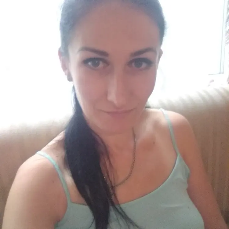 Виктория из Брянска, мне 35, познакомлюсь для регулярного секса