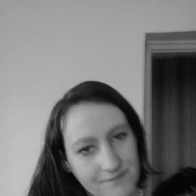 Эвелина из Великого Новгорода, мне 25, познакомлюсь для дружбы