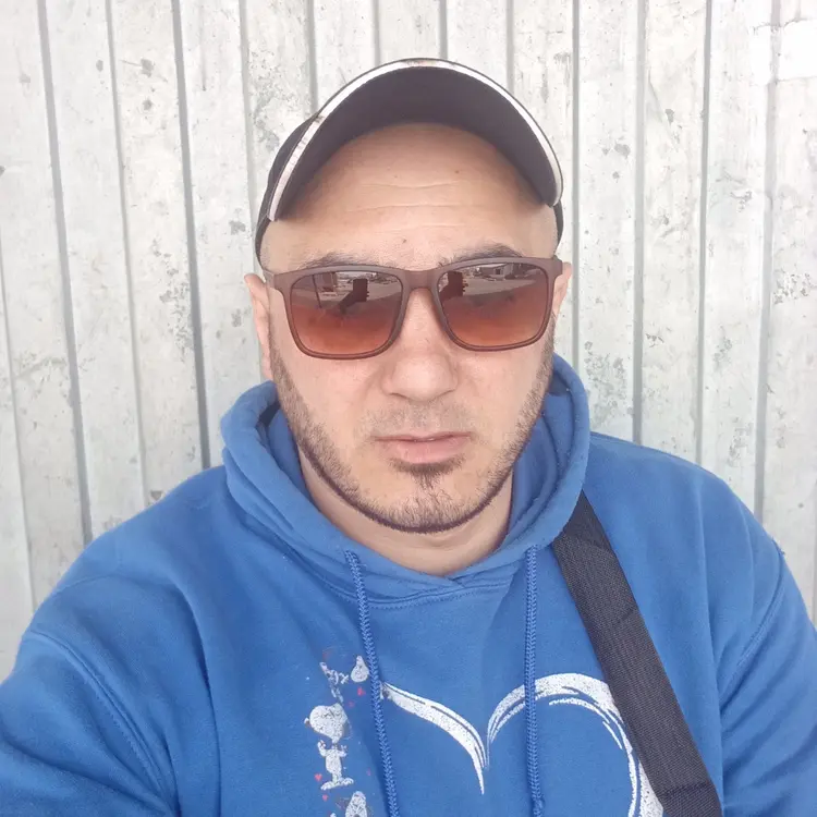 Я Юрій, 29, знакомлюсь для регулярного секса в Николаеве