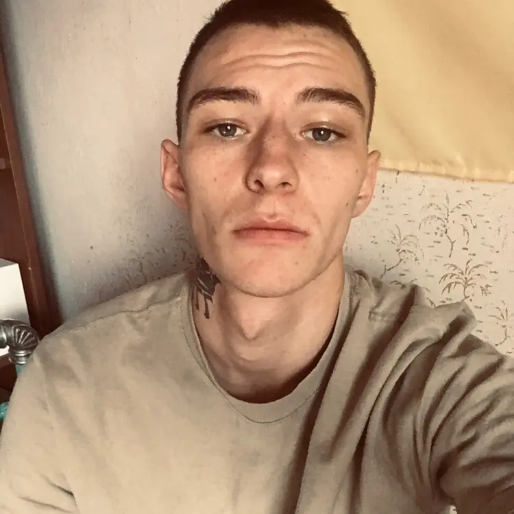 Я Влад, 21, из Коломыи, ищу знакомство для секса на одну ночь