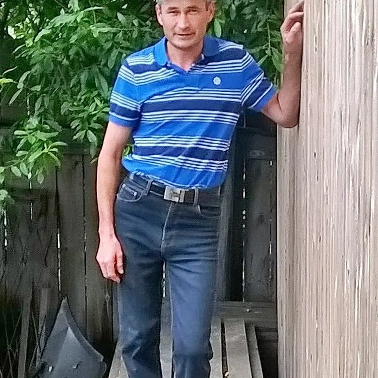 Я Гена, 46, знакомлюсь для приятного времяпровождения в Березовском
