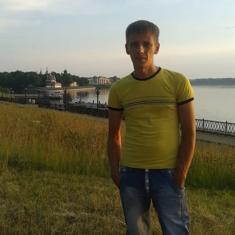 Sergey из Усть-Лабинска, ищу на сайте регулярный секс
