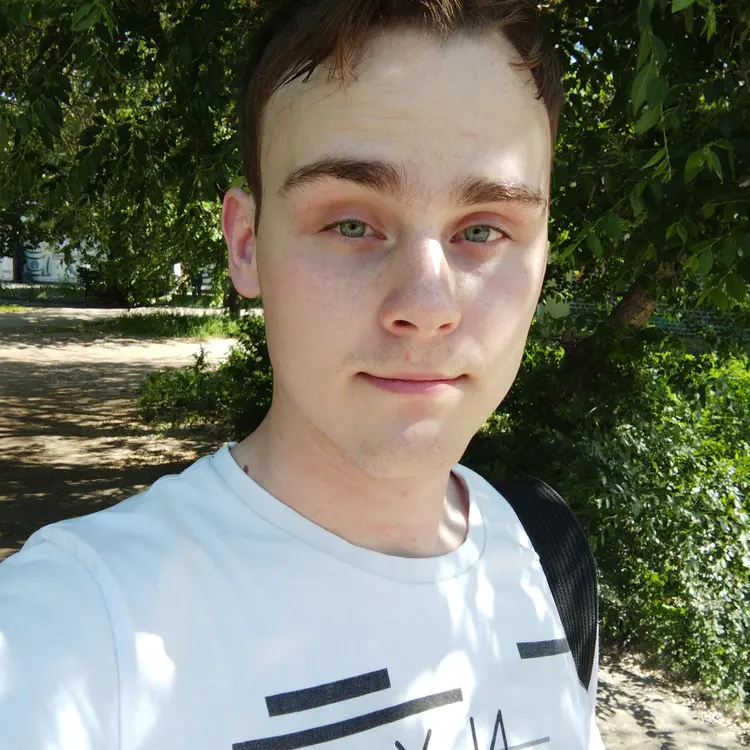 Я Андрей, 21, из Тольятти, ищу знакомство для общения