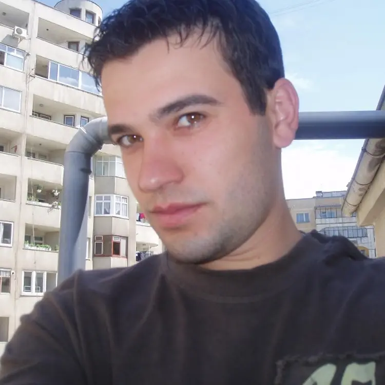 Я Андрей, 23, из Зуевки, ищу знакомство для регулярного секса