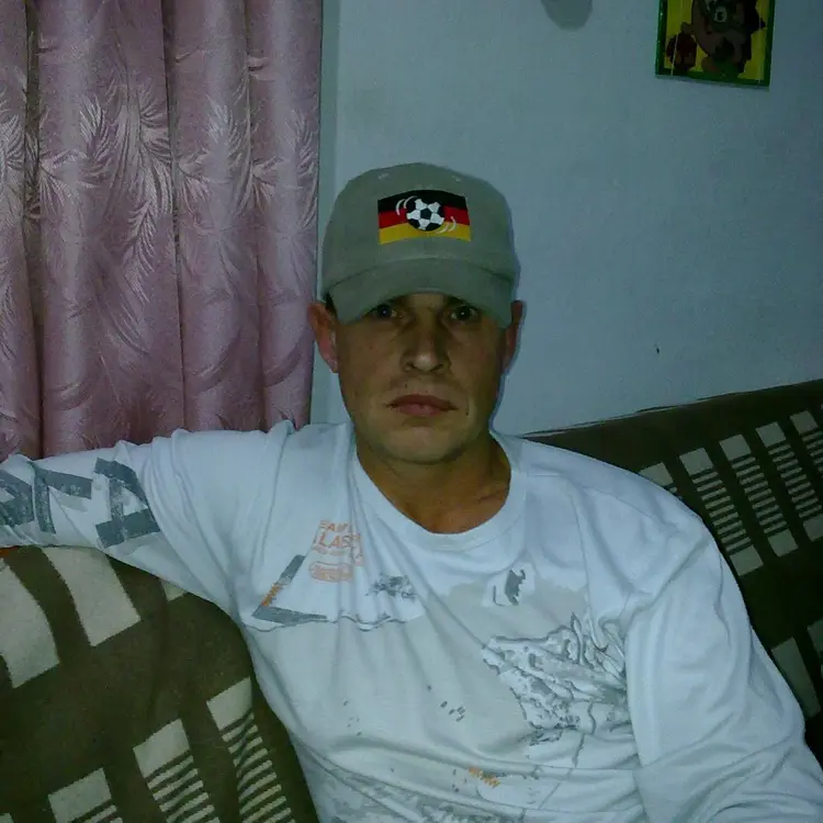 Андрей из Славянска-на-Кубани, ищу на сайте секс на одну ночь
