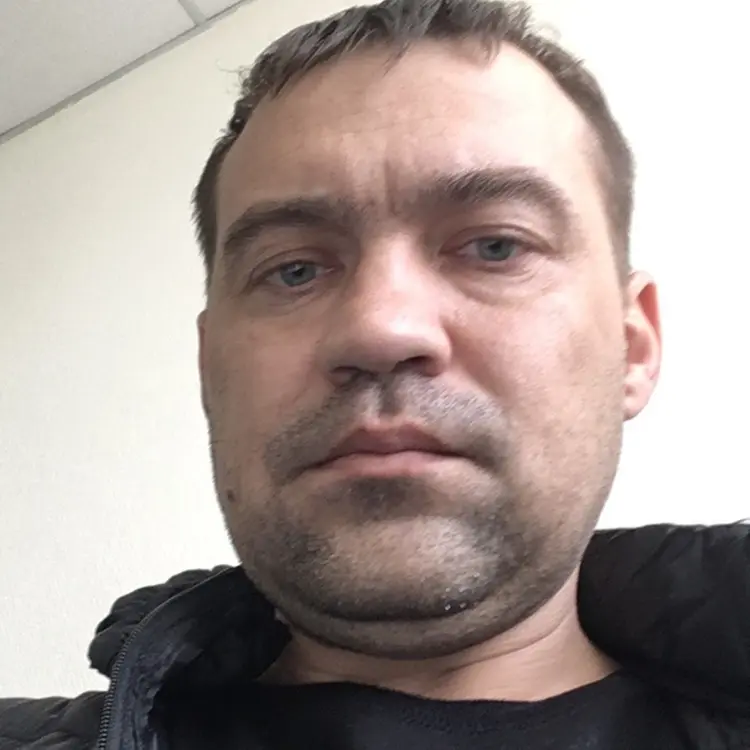 Игорь из Новочеркасска, мне 40, познакомлюсь для секса на одну ночь