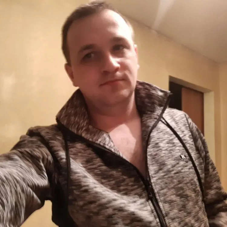 Я Андрей, 32, из Новороссийска, ищу знакомство для регулярного секса