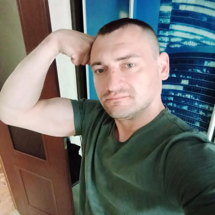 Я Алексей, 43, знакомлюсь для регулярного секса в Новом Уренгое