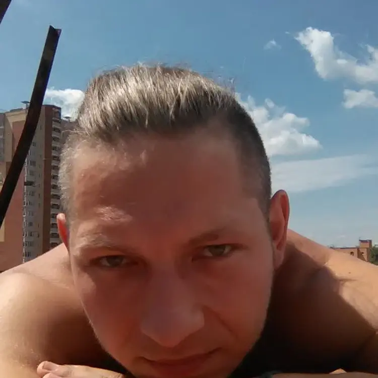 Я Алексей, 39, из Боровска, ищу знакомство для секса на одну ночь