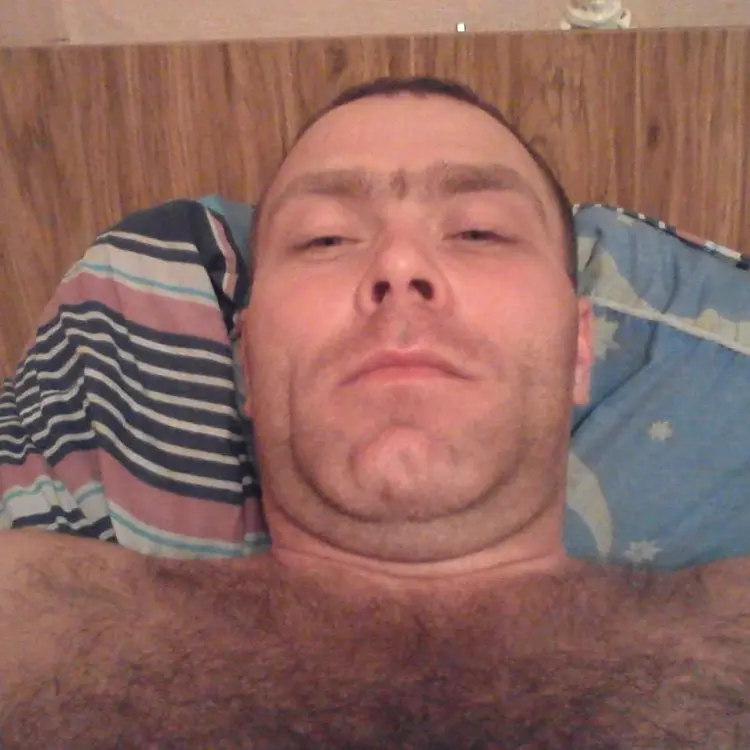 Дмитрий из Северска, ищу на сайте секс на одну ночь