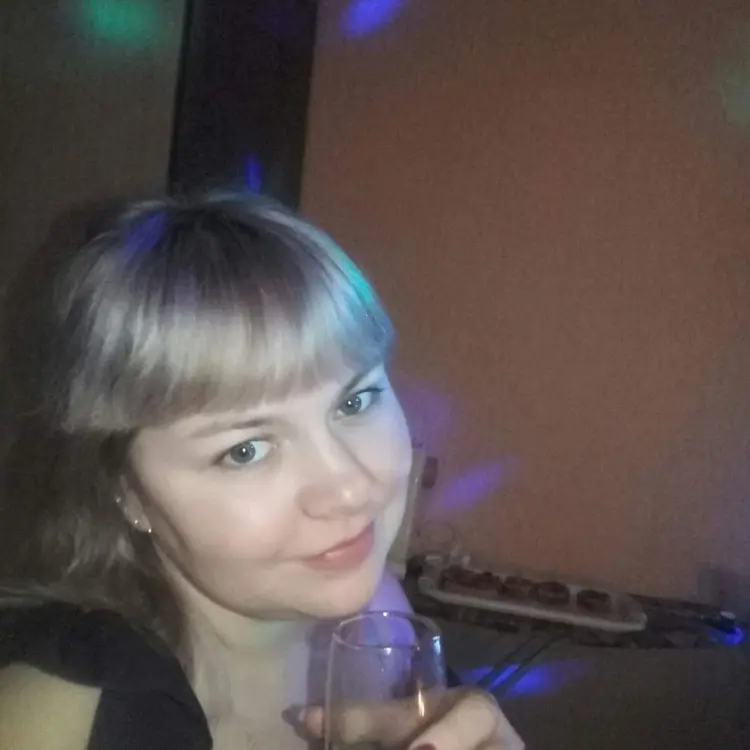 Оксана из Костромы, мне 31, познакомлюсь для постоянных отношений