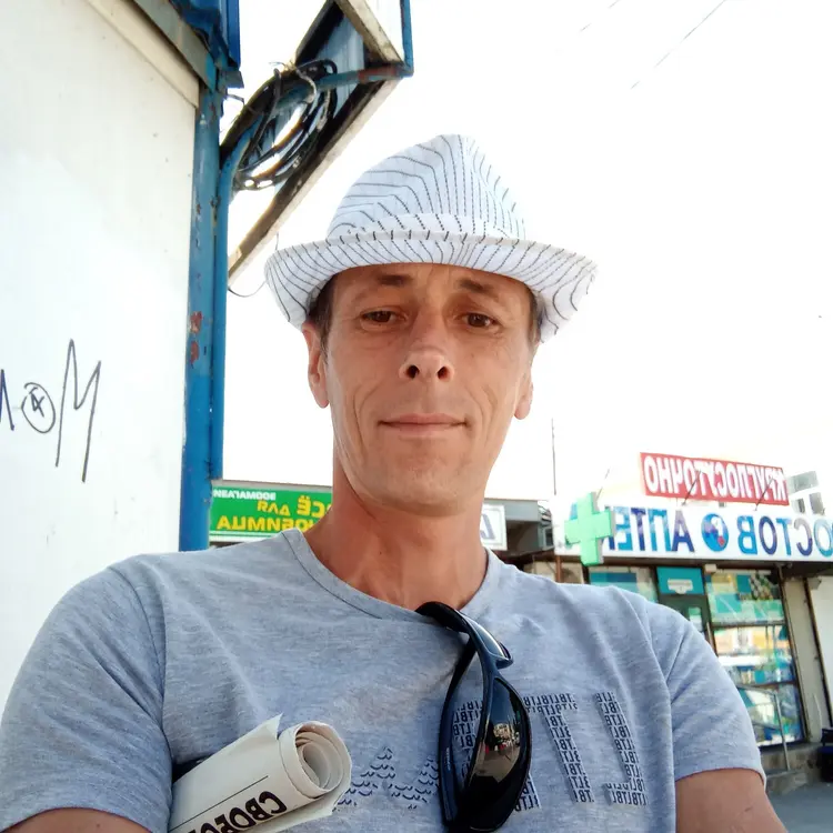 Я Неважно, 45, из Краснодара, ищу знакомство для секса на одну ночь