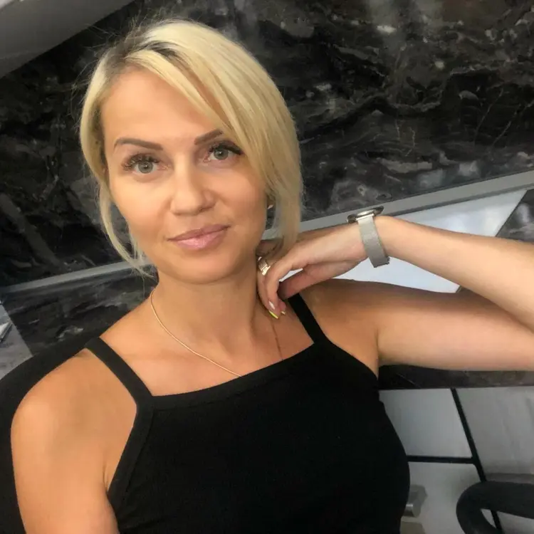 Валентина из Киева, ищу на сайте постоянные отношения