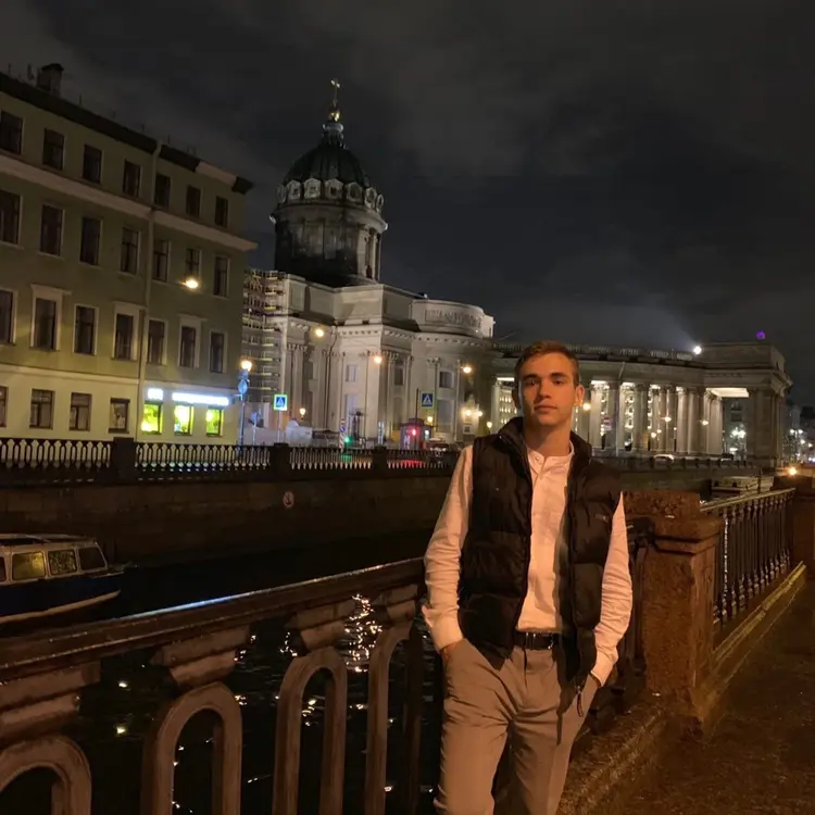 Я Евгений, 23, из Москвы, ищу знакомство для регулярного секса