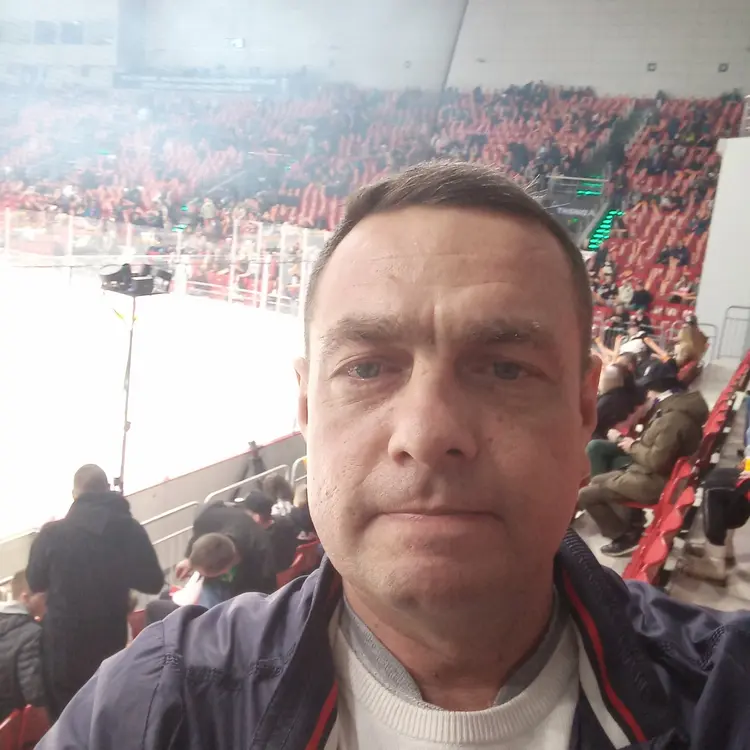 Я Саша, 46, знакомлюсь для регулярного секса в Челябинске